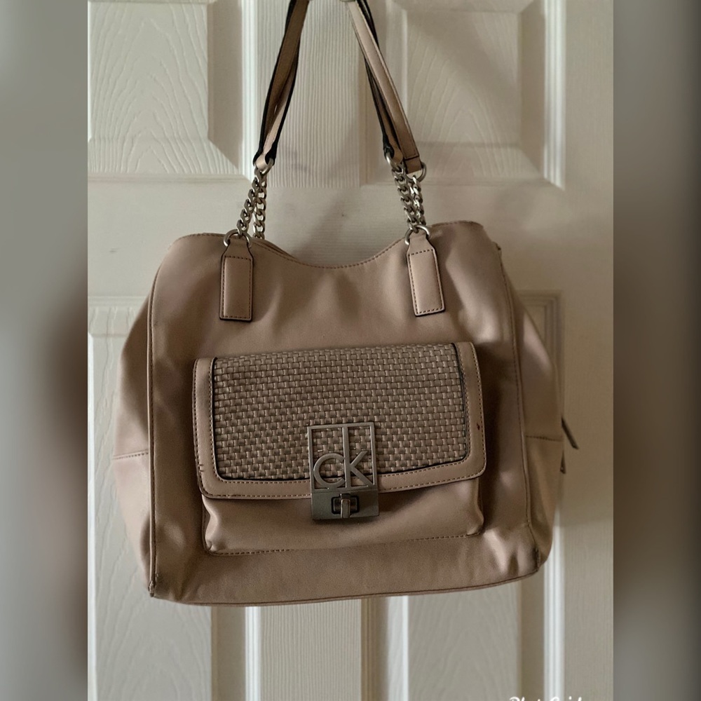 Calvin Klein Bag!!! A must have!!!!
